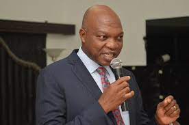 Shell Boss Gets Petroleum Varsity Fellowship