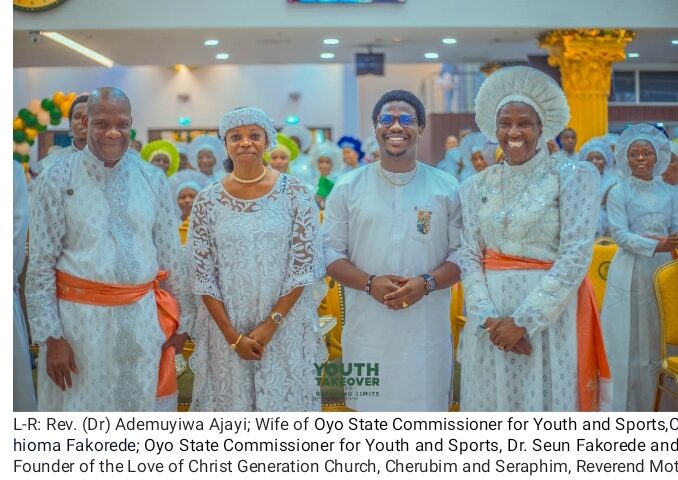 Oyo Commissioner Lauds Love Of Christ Generation Church Youths On God’s Service